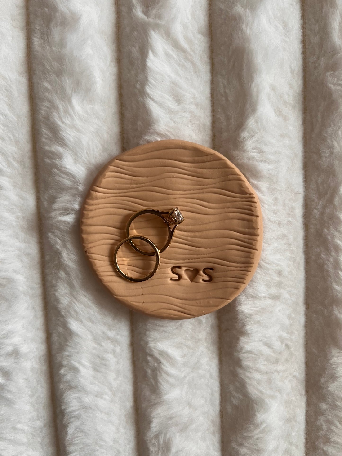 Personalized Rustic Clay Ring Dish – Custom Initials Jewelry Holder in Beige | Floral Engraved or Wavy Texture